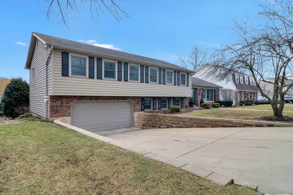 Downers Grove, IL 60515,1521 Coral Berry LN