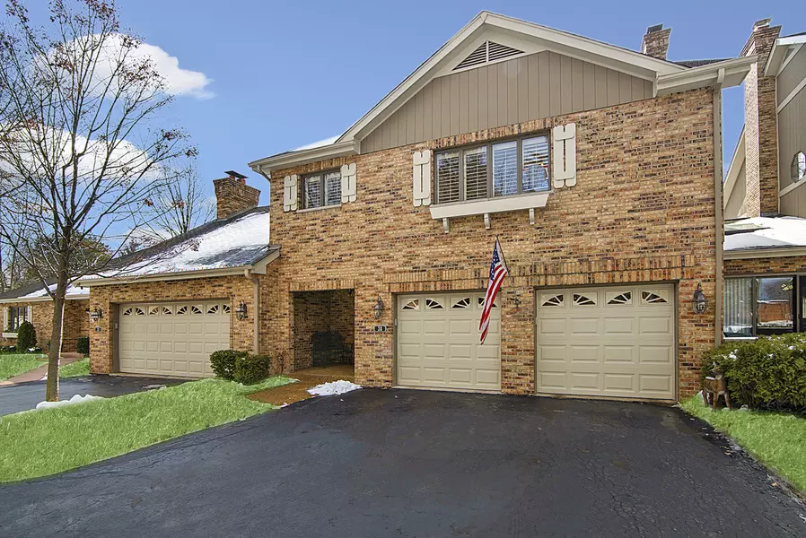 38 Country Club DR, Bloomingdale, IL 60108