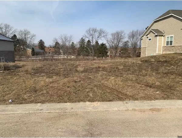 104 Gloria DR, Elgin, IL 60120