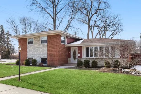 22 S PHELPS AVE, Arlington Heights, IL 60004