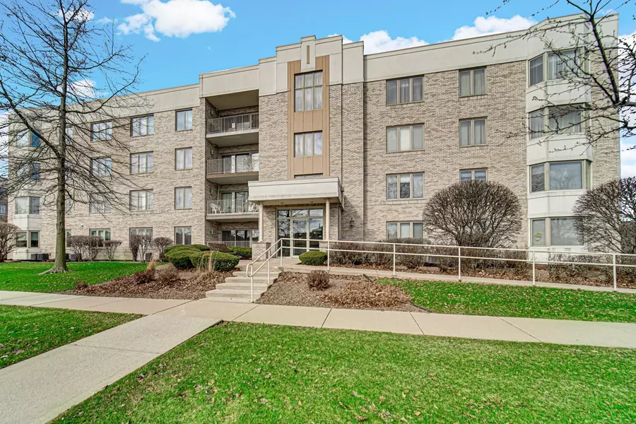 10720 S Washington ST #302, Oak Lawn, IL 60453