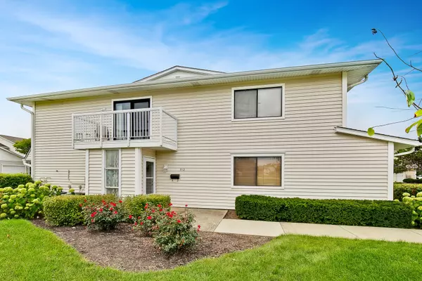 712 Mariner PT #712, Schaumburg, IL 60194