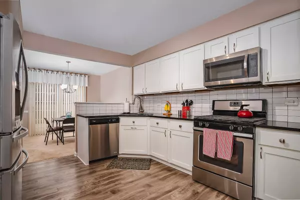 Gurnee, IL 60031,36168 N Edgewater CT