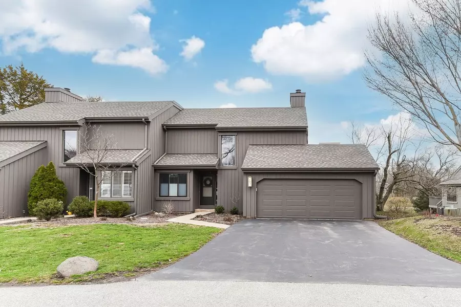 423 Deer Trail Hill TRL, Lake Barrington, IL 60010