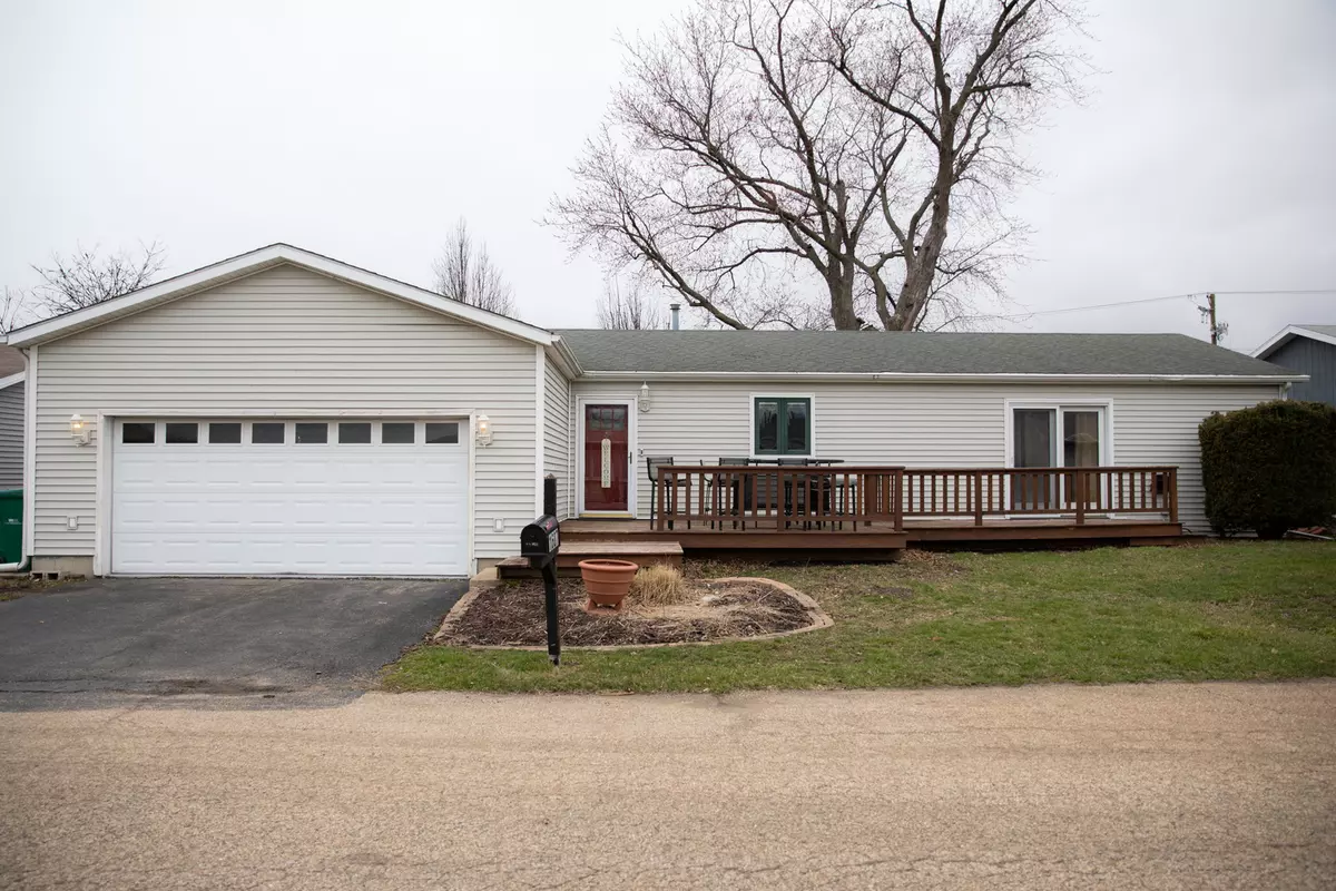 Sycamore, IL 60178,1607 Meadowbrook CT