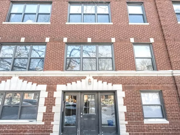 1251 W Roscoe ST #3, Chicago, IL 60657