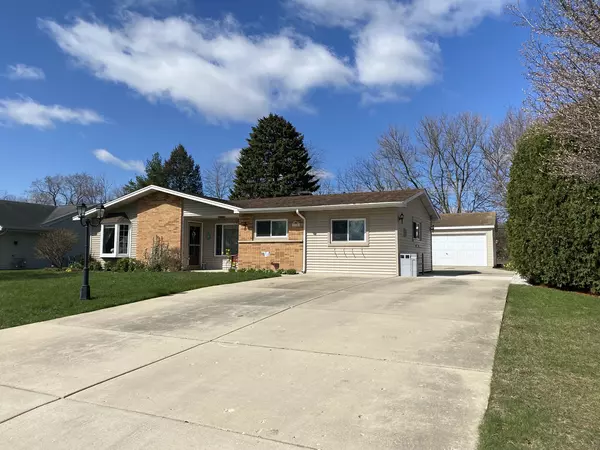 Darien, IL 60561,7518 Adams ST