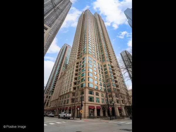 25 E Superior ST #2105, Chicago, IL 60611