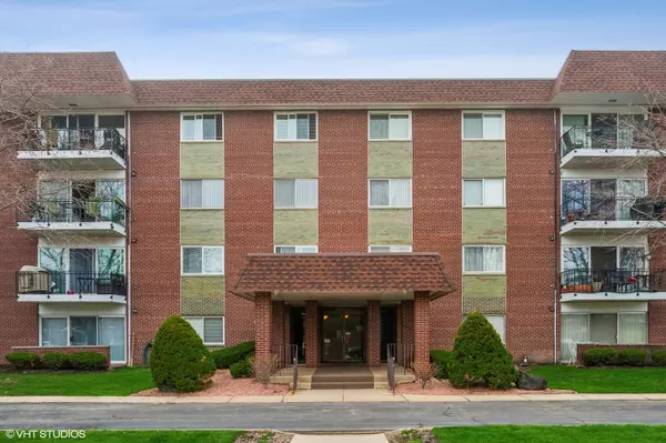 1030 S Fernandez AVE #3J, Arlington Heights, IL 60005