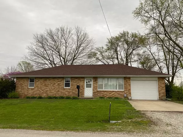 103 W Lincoln ST, Fisher, IL 61843