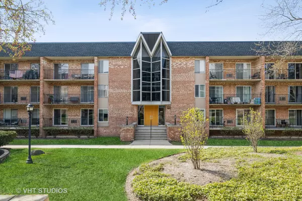 1001 N Mill ST #308, Naperville, IL 60563