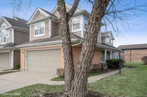 Buffalo Grove, IL 60089,279 Woodstone CIR #279