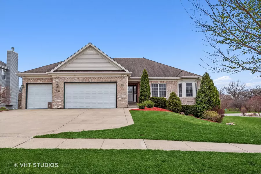 765 Fox Trail TER, Cary, IL 60013