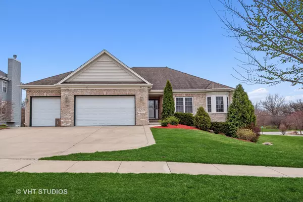 765 Fox Trail TER, Cary, IL 60013