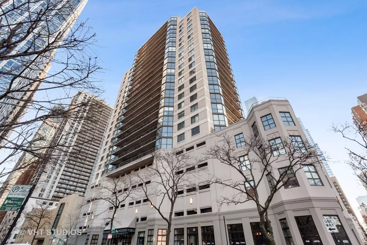 Chicago, IL 60610,33 W Delaware PL #6B