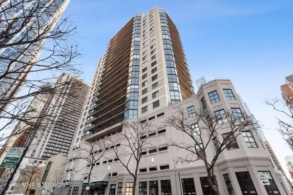 33 W Delaware PL #6B, Chicago, IL 60610