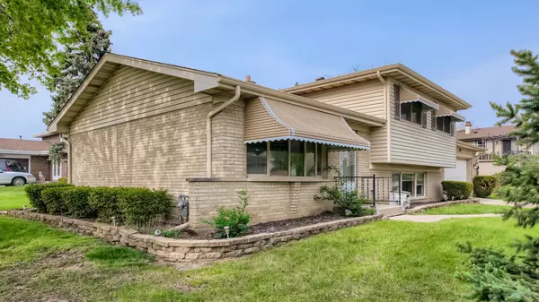 Schaumburg, IL 60193,500 E Weathersfield WAY