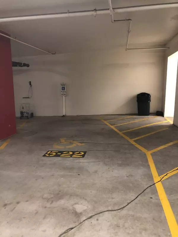 Chicago, IL 60602,130 N Garland CT #5-22