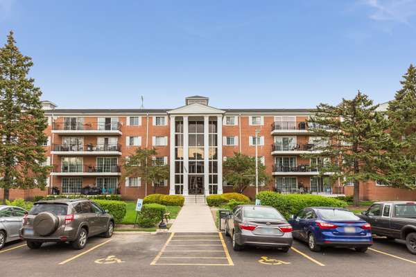 1050 N Farnsworth AVE #410, Aurora, IL 60505