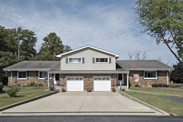 445 Barbara CT, Marengo, IL 60152