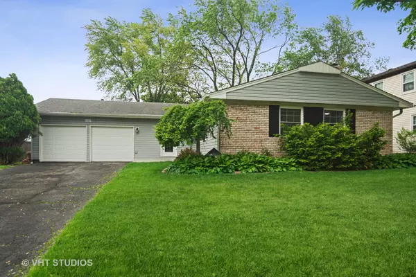 957 Country LN, Buffalo Grove, IL 60089