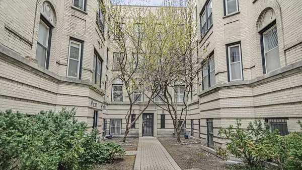 2726 N Pine Grove AVE #3N, Chicago, IL 60614