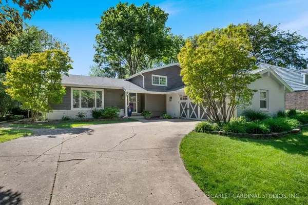 1533 Shenandoah LN, Naperville, IL 60563