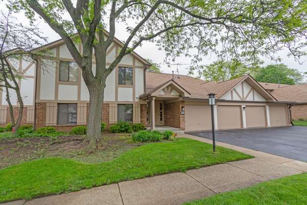 908 Knottingham DR #1-AR, Schaumburg, IL 60193