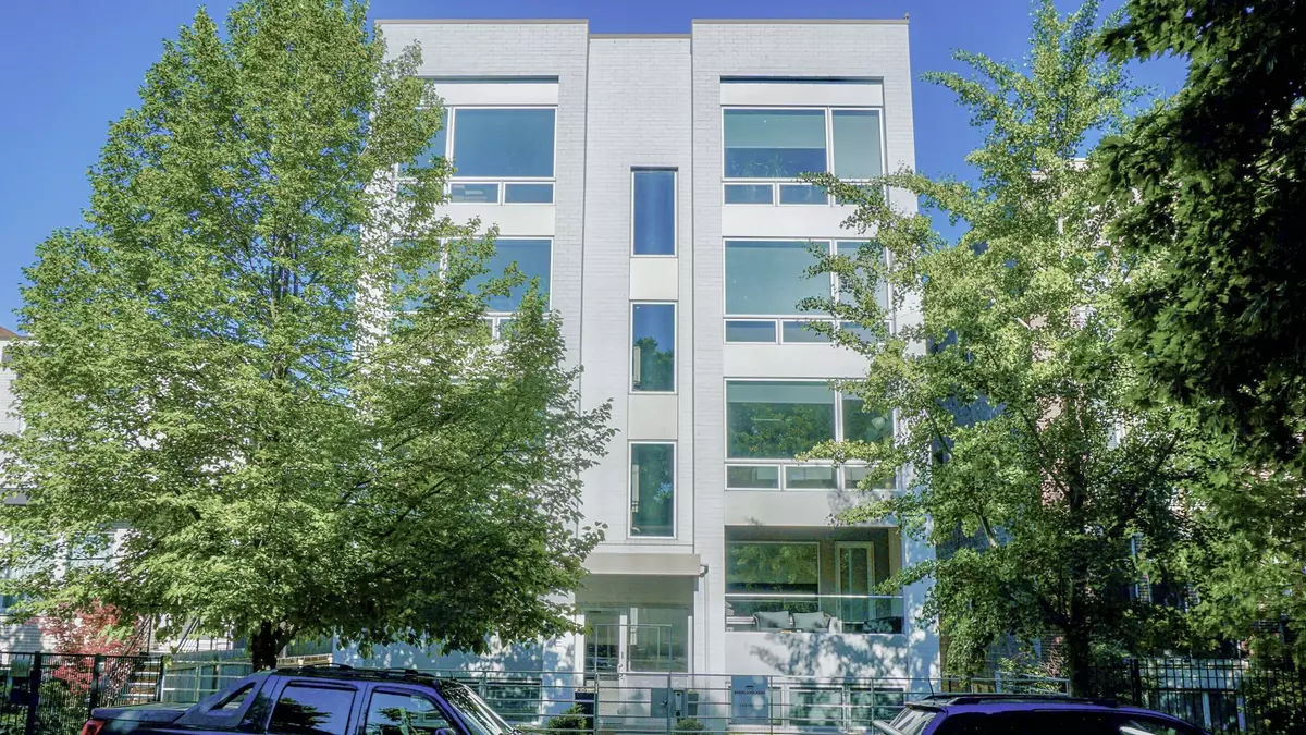 Chicago, IL 60647,1938 N Francisco AVE #3N