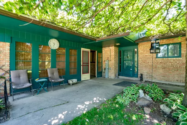 Naperville, IL 60540,24w131 Donwood DR N