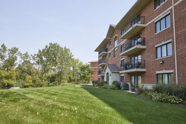 6880 W WINDING TRL #406, Oak Forest, IL 60452