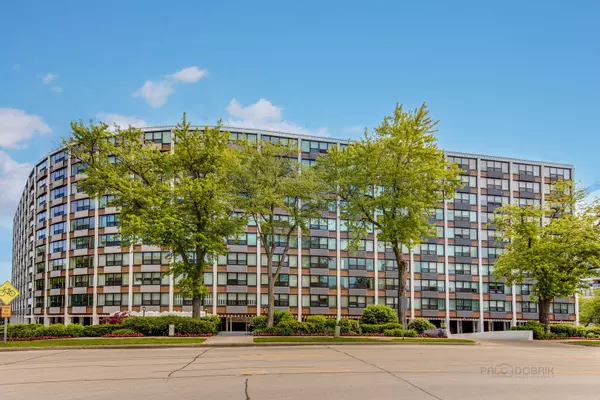 1630 Sheridan RD #2L, Wilmette, IL 60091