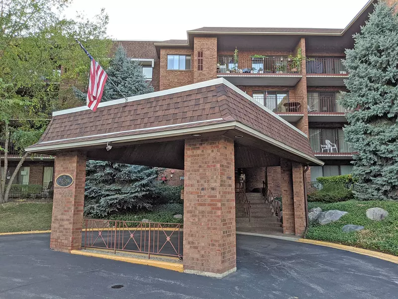 51 Old Oak DR #110, Buffalo Grove, IL 60089