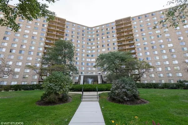 6833 N Kedzie AVE #908, Chicago, IL 60645