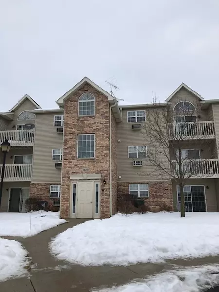 1480 Spring Brook CT #2B, Round Lake Beach, IL 60073