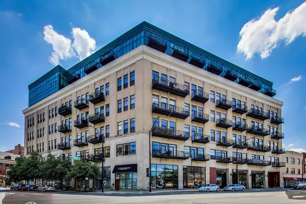 1645 W OGDEN AVE #807, Chicago, IL 60612