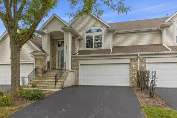 2706 Old Woods TRL #2706, Plainfield, IL 60586