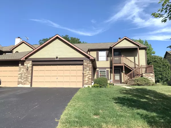 383 Sandhurst CIR #3, Glen Ellyn, IL 60137