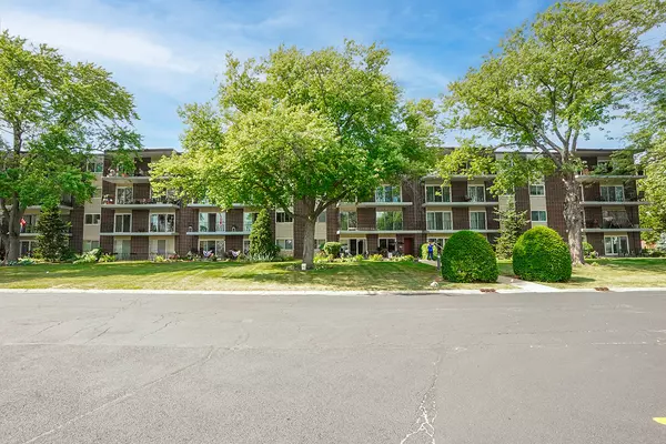 5540 Walnut AVE #19A, Downers Grove, IL 60515