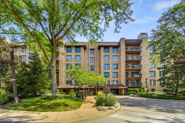 1721 Mission Hills RD #207, Northbrook, IL 60062