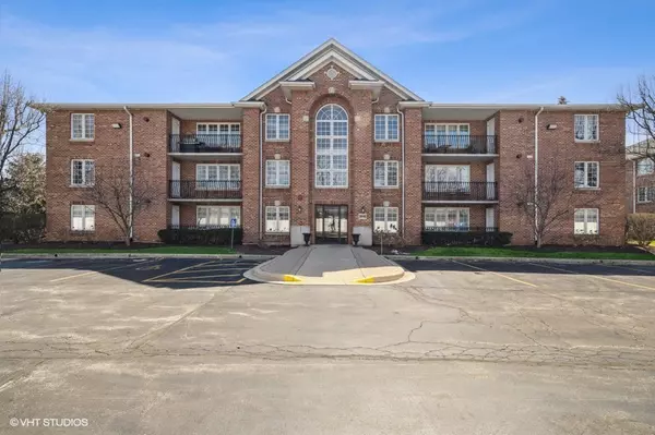 5649 S CASS AVE #208, Westmont, IL 60559