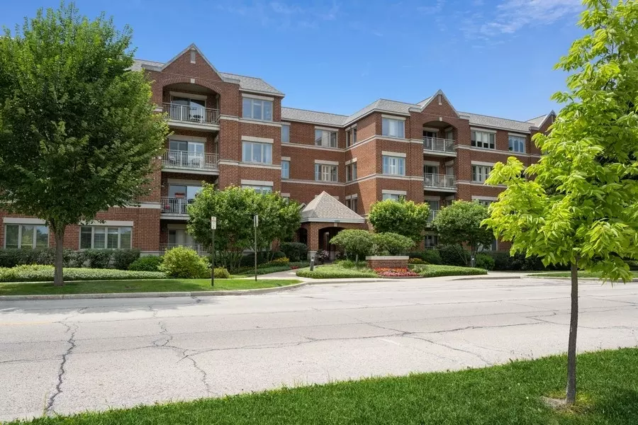 1660 First ST #405, Highland Park, IL 60035