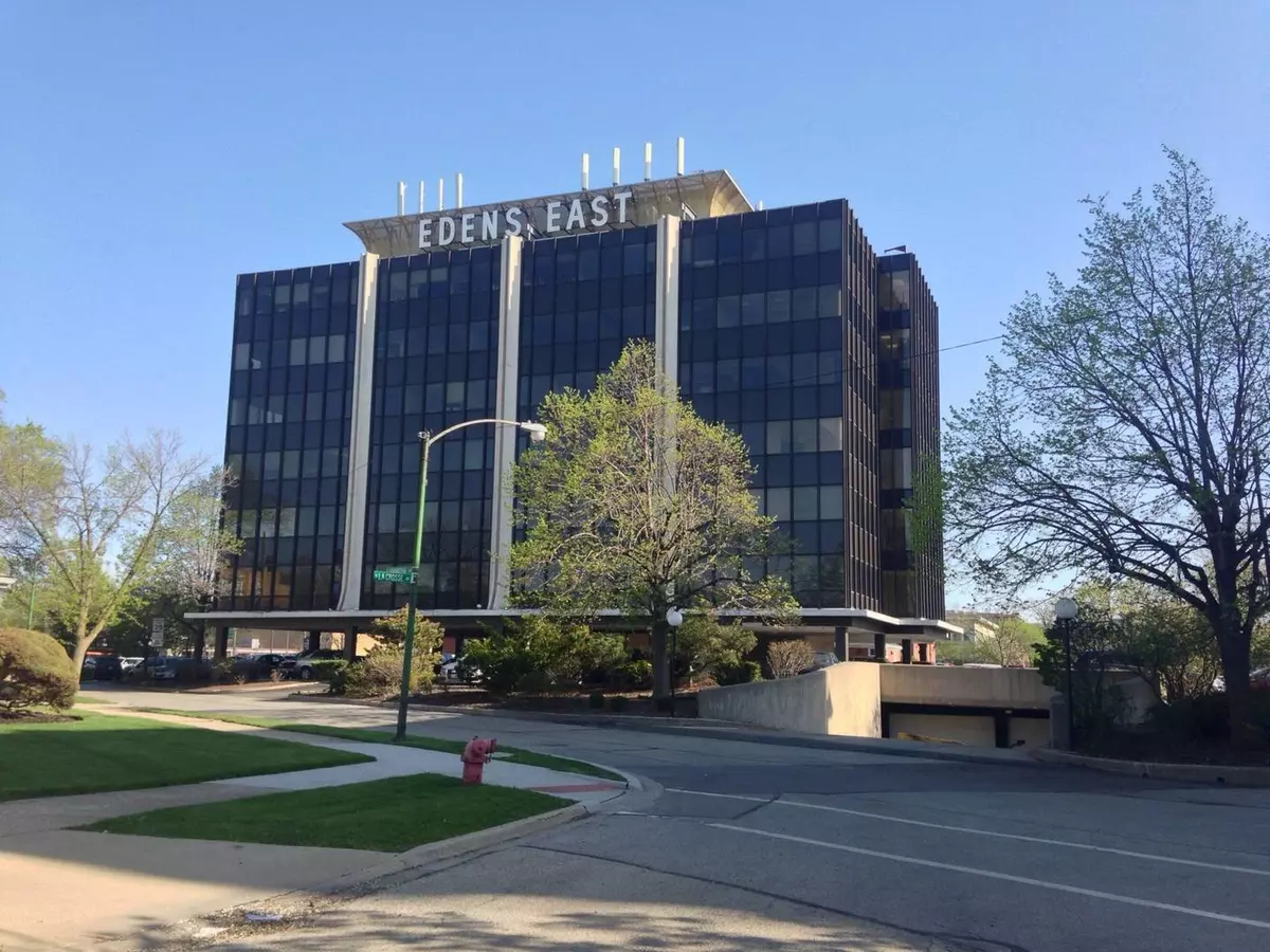 Chicago, IL 60646,6200 N Hiawatha AVE