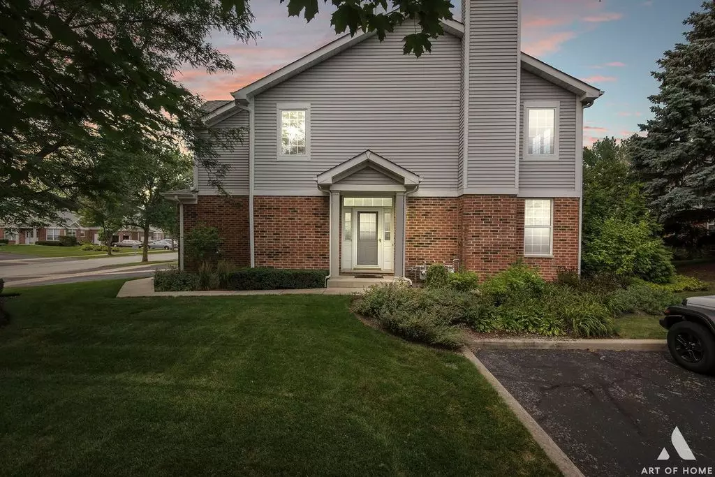 Burr Ridge, IL 60527,135 Chestnut Hills CIR #135