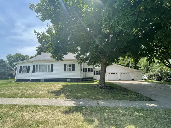 304 W Water ST, Farmer City, IL 61842