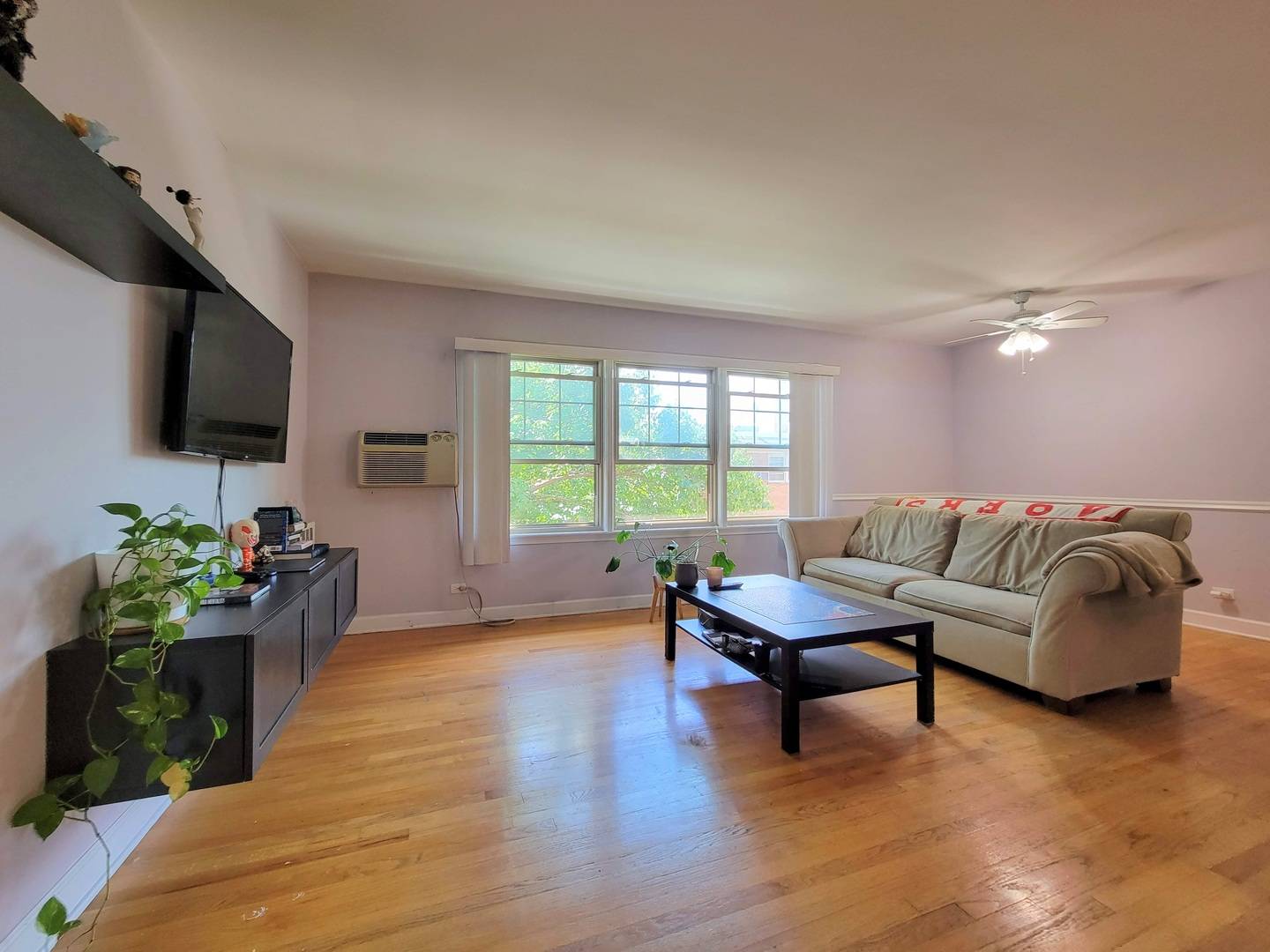 Chicago, IL 60645,7538 N Ridge BLVD #3E