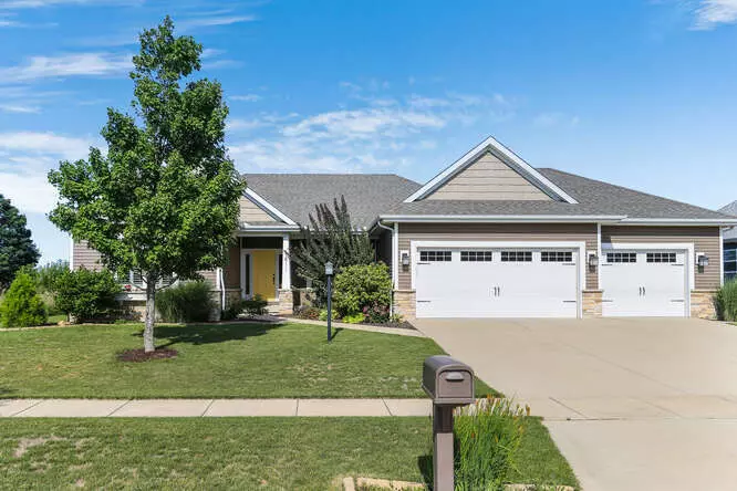 1811 Whisper Meadow LN, Mahomet, IL 61853