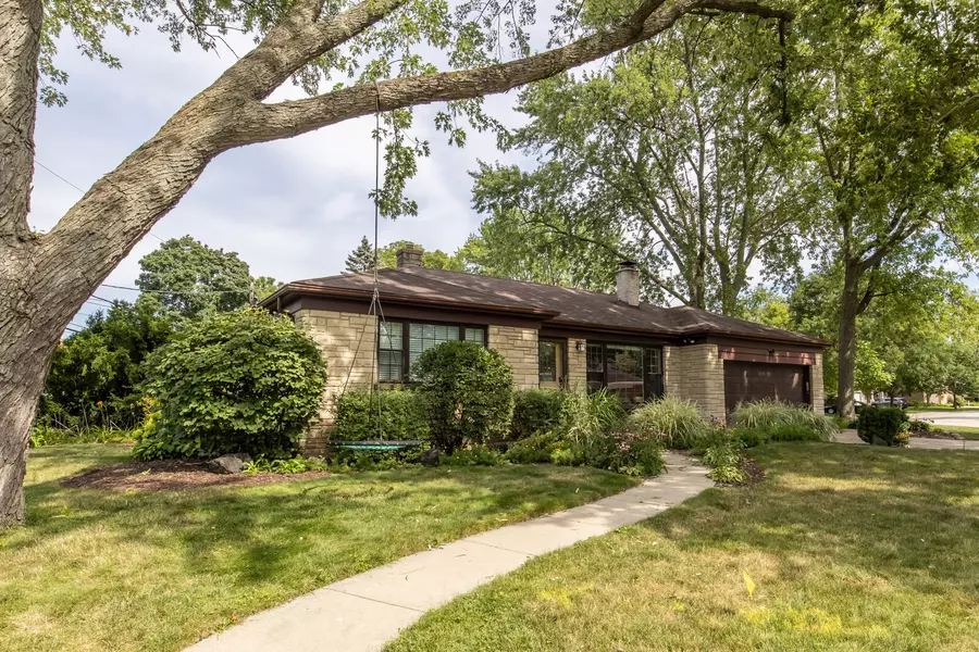 507 N Lincoln LN, Arlington Heights, IL 60004