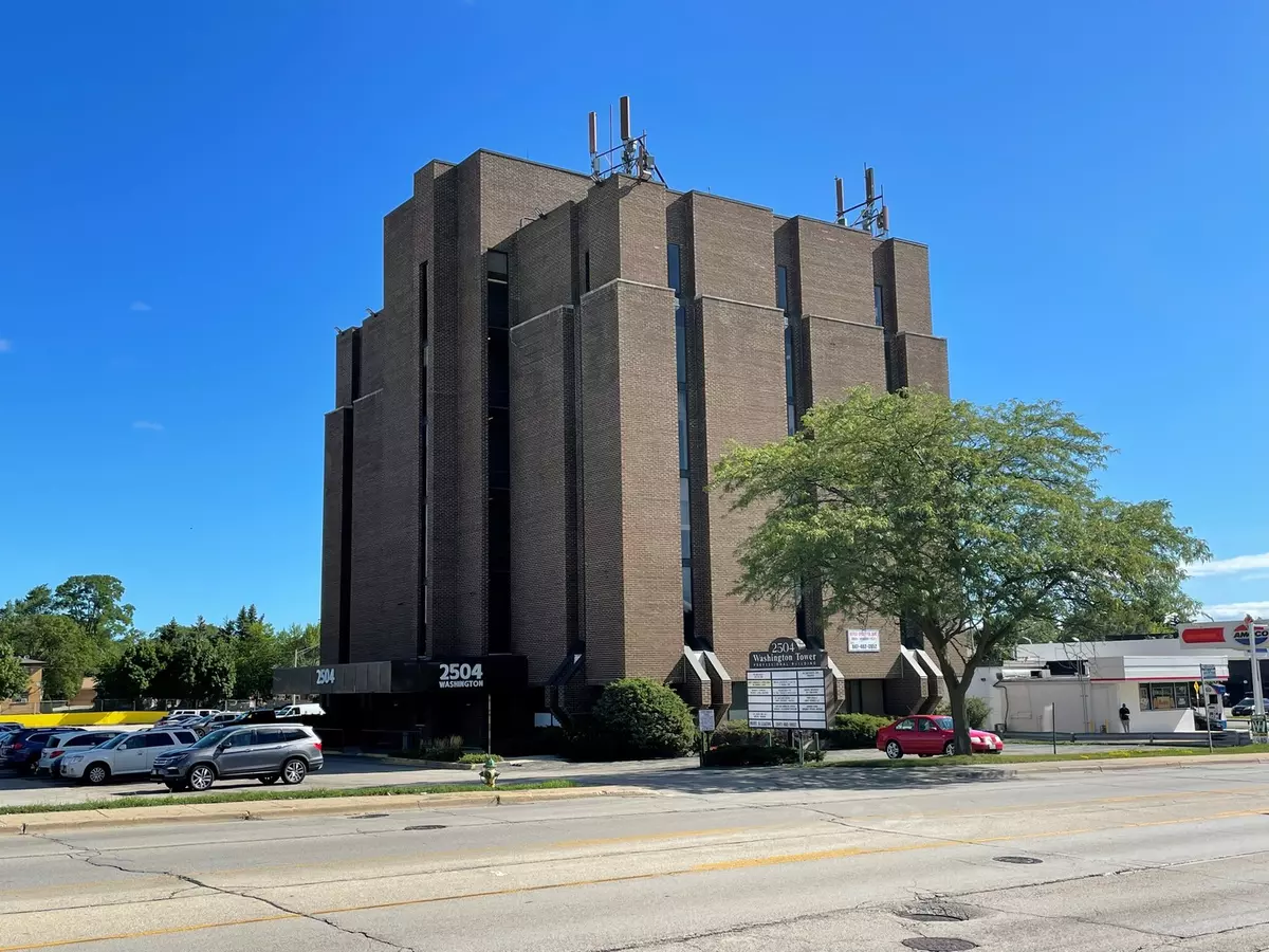 Waukegan, IL 60085,2504 Washington ST