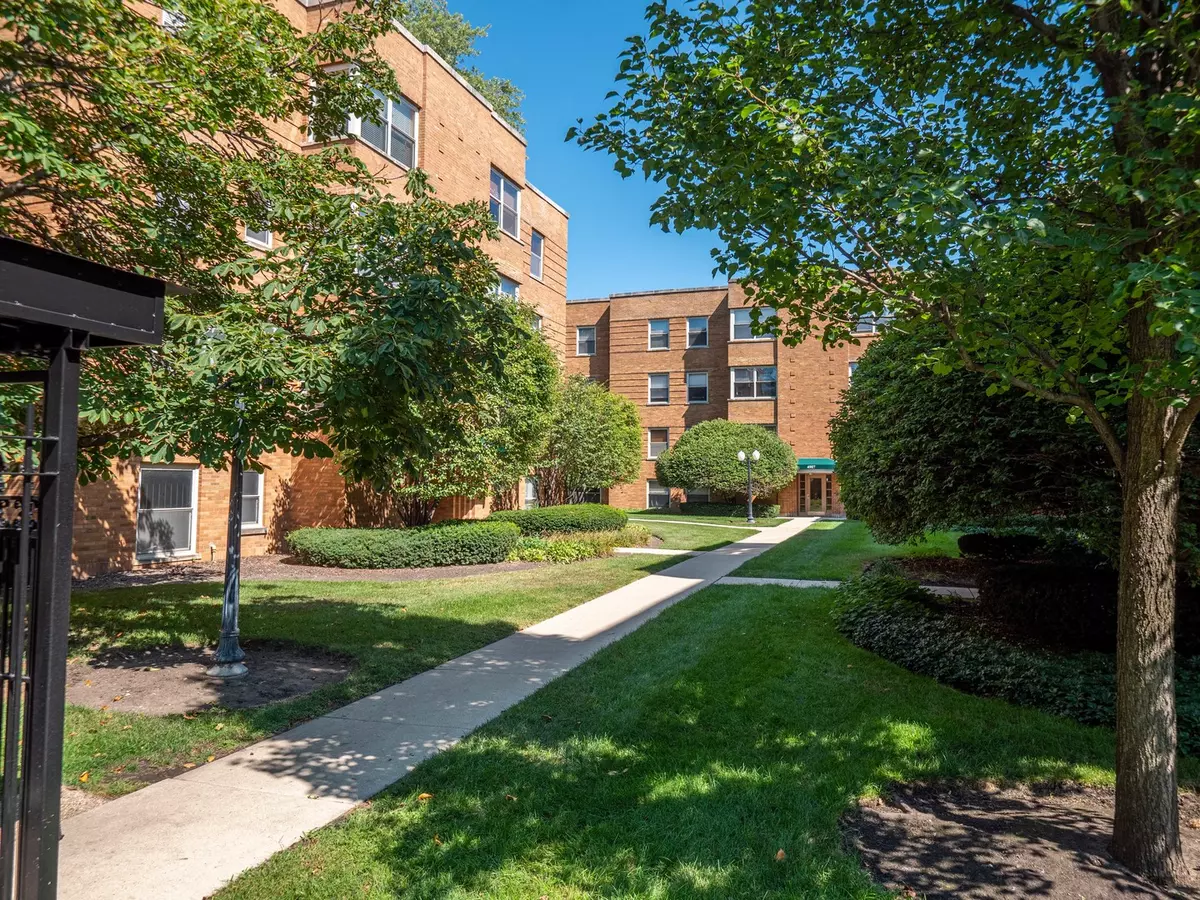 Chicago, IL 60640,4929 N WOLCOTT AVE #3B